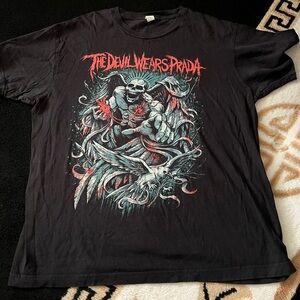 Vintage Used The Devil Wears Prada band shirt size M